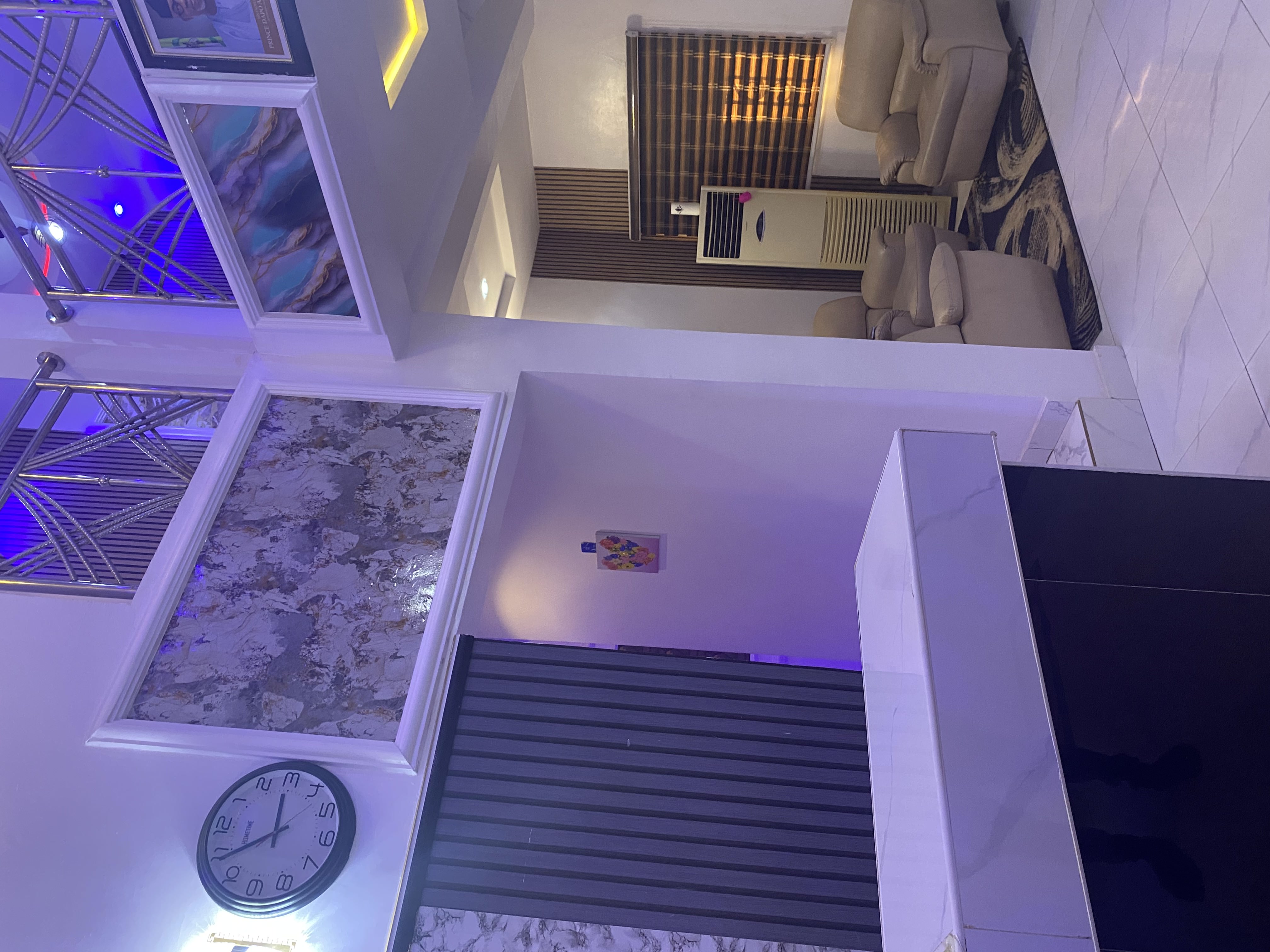 Hotel Lobby / Exterior